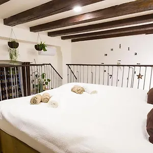 https://sweet-getaway-loft-new-central-parking.hotels-in-ljubljana.com